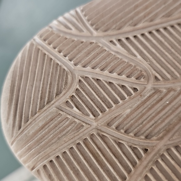 Black nike's HYPERF3SH Sneakers. Size 8.5. Black With White Dots. Very Good Used - Picture 9 of 10